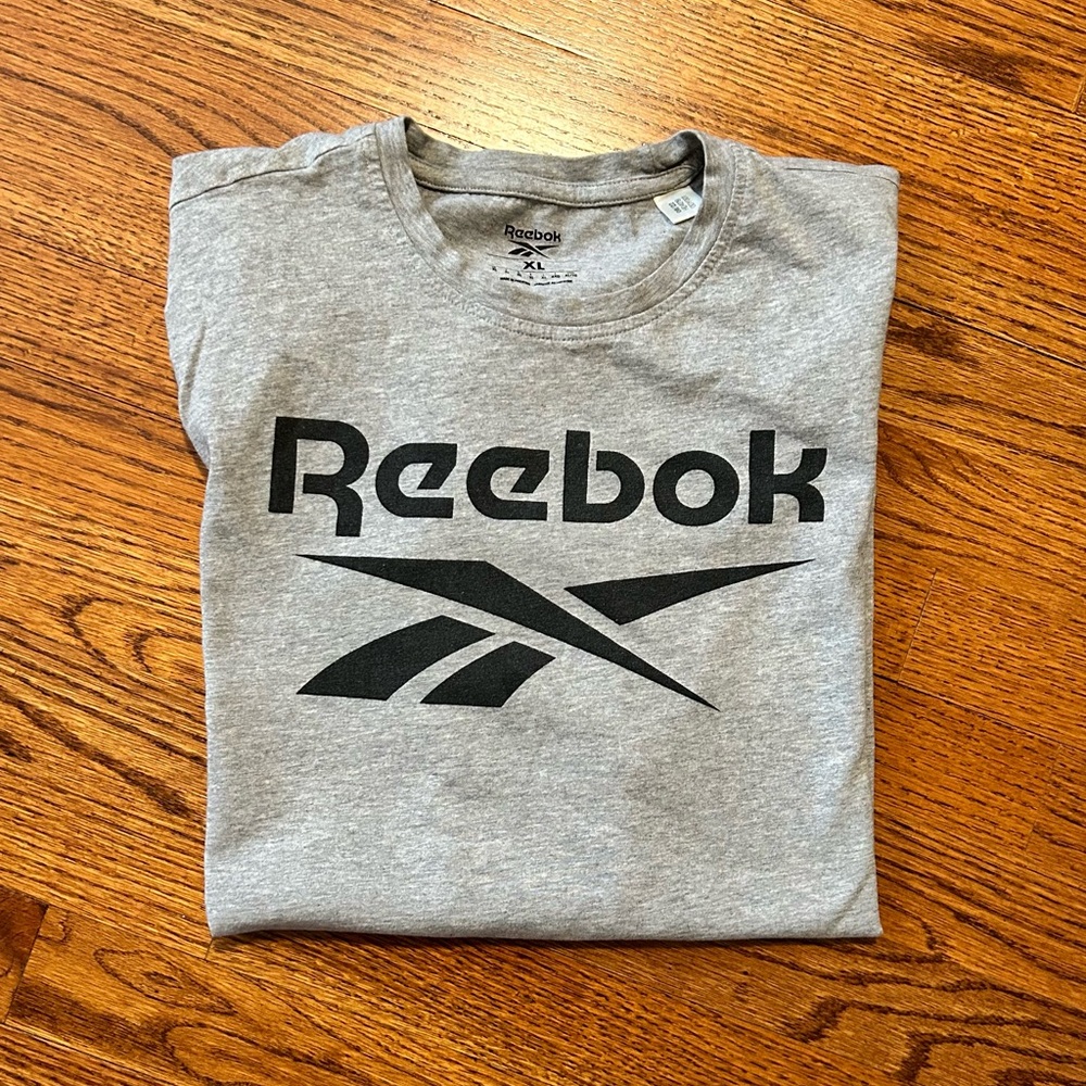 Men’s Reebok tshirt